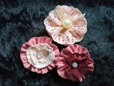 3 Handgenähte Recycling Stoffblumen, Shabby Applikationen zum Aufnähen - Bild 1 von 4