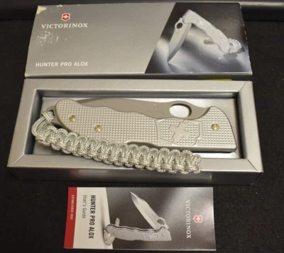 Cuchillo Victorinox Hunter Pro Alox con cordón y caja original Foto 1 de 4