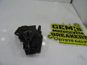 Suzuki GSXR 400 GK71F Seat Lock no key - Picture 1 of 7