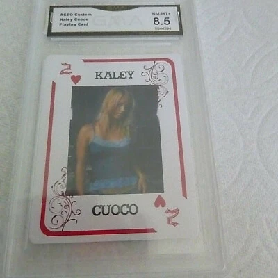 KALEY CUOCO PENNY THE BIG BANG THEORY FRENCH STYLE PLAYING CARD 2H GRADED 8.5 - Image 1 of 2