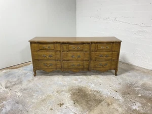 Thomasville French Provincial Serpentine Nine Drawer Dresser - Picture 1 of 24
