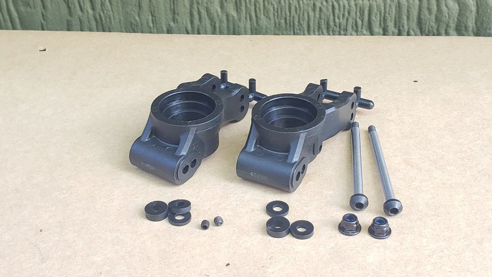 TEAM ASSOCIATED RC8B3.2 REAR UPRIGHTS  - Image 1 of 1