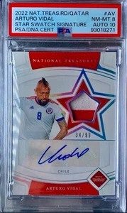 2022 ARTURO VIDAL 34/99 MAGLIA AUTO PANINI TESORI NAZIONALI AUTOGRAFI PSA/DNA - Foto 1 di 3