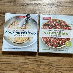 The Complete Cooking for Two & Vegetarian Cookbook Lot - America’s Test Kitchen - Foto 1 di 6