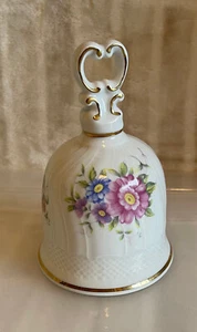 VINTAGE PORZELLANGLOCKE, HOLLOHAZA, UNGARN. 6" HOCH. FLORAL. GOLDRAND - Bild 1 von 6