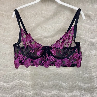 Sutiã Torrid Curve tamanho 2 preto fúcsia floral bordado malha sem forro com aro  - Imagem 1 de 4