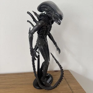 HOT TOYS Movie Masterpiece MMS106 Alien 1979 BIG CHAP 1/6 Figure (with upgrades) - Picture 1 of 9