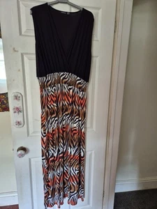 Dress 24 - Picture 1 of 3