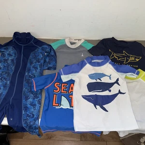 Badeshirt Paket Kleinkind Jungen 2T Sommer 5 Kurzarm Oberteile ein Ganzanzug - Bild 1 von 7