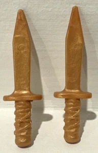2x Bravestarr Tex Hex Gold Knives / Daggers Weapon Accessories - 1986 Mattel - Picture 1 of 3