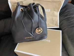 Michael Kors Black Leather Bucket Bag(In Original Box & Carrier Bag) Reduced! - Picture 1 of 6