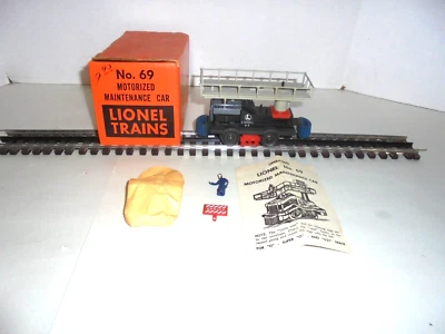 LIONEL 69 MOTORIZED MAINTENANCE CAR WITH ORIGINAL BOX POSTWAR O GAUGE - Image 1 of 4