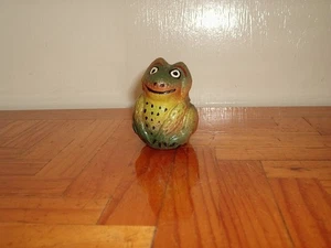 HAPPY FROG CERAMIC ORNAMENT FIGURE SMILING FROG 5 CM TALL - Picture 1 of 4