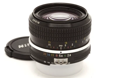Lente de enfoque manual Nikon NIKKOR 28 mm 2,8 Ai #49615 Foto 1 de 4