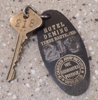 Llave de habitación vintage HOTEL DEMING Terre Haute Indiana - ¿Conoces TINA??? Habitación 218 Foto 1 de 3