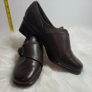 Liz Baker Women’s Shoe Brown Upper Leather 1.5” Heel Buckle Size 8M (Soles look  - Picture 1 of 8