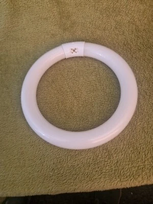 TCP CFL Circline Bulb – Soft White 2700K (120W Equivalent) T9 Circline Lamp - Image 1 of 4