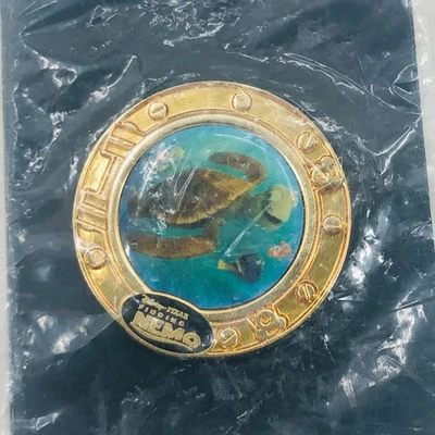 Prendedor comercial de esmalte de pedido anticipado DVD Finding Nemo Crush de Disney Pixar - 25816 Foto 1 de 3