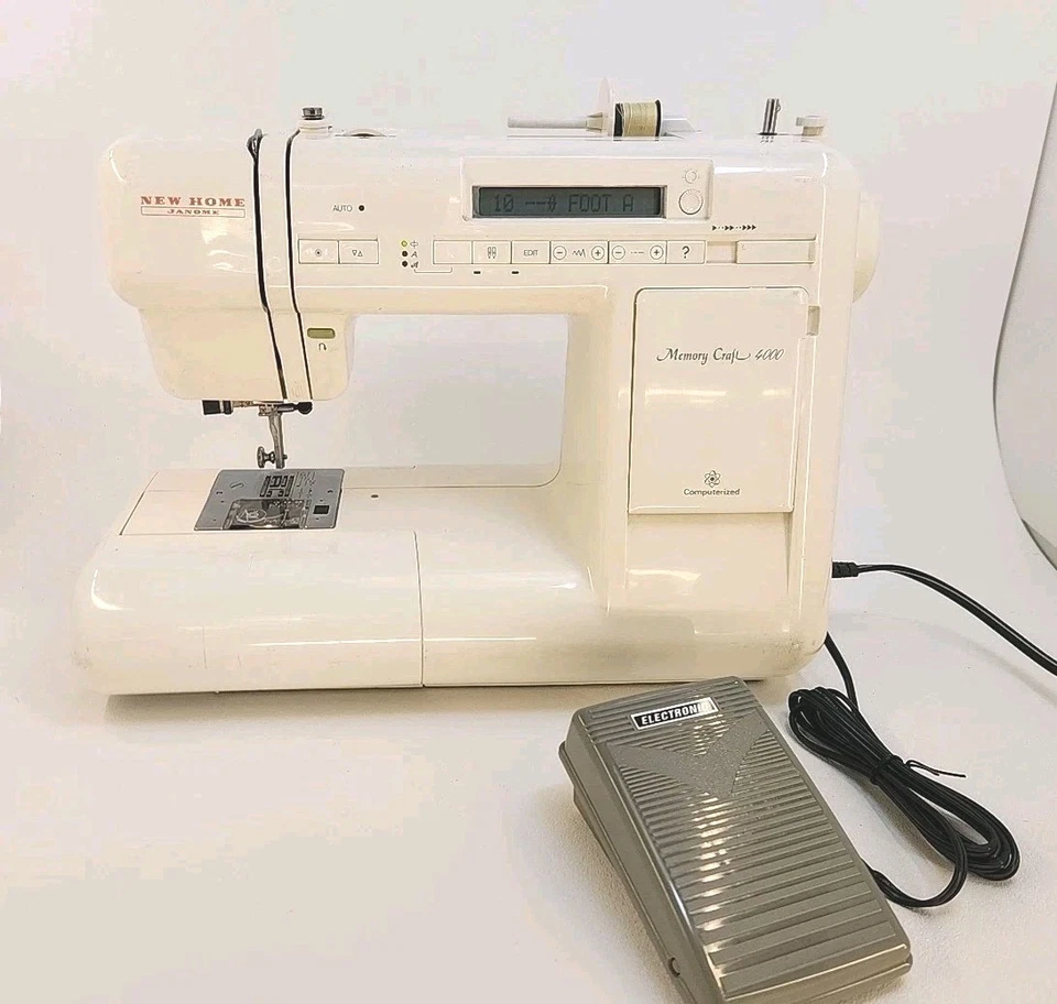 Janome Memory Craft 4000 - Image 1 of 4
