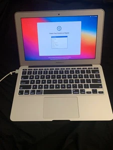 Apple Macbook Air 11” | Core i5 (1.3 GHz) 2013 | Silver | 256 SSD | 4GB RAM - Afbeelding 1 van 7
