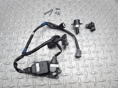 Actuador de válvula de acelerador 2014 11-20 Suzuki GSXR 750 GSXR750 STVA sensor de ralentí TPS Foto 1 de 4