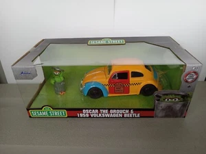Jada Hollywood Rides 1:24 Sesame Street OSCAR THE GROUCH & 1959 VW BEETLE Diecas - Picture 1 of 4