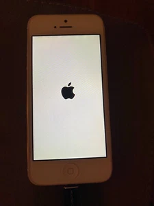 Apple iPhone 5 A1429 - 16GB - White/Black (Unlocked) Mobile Phone locked - Picture 1 of 7