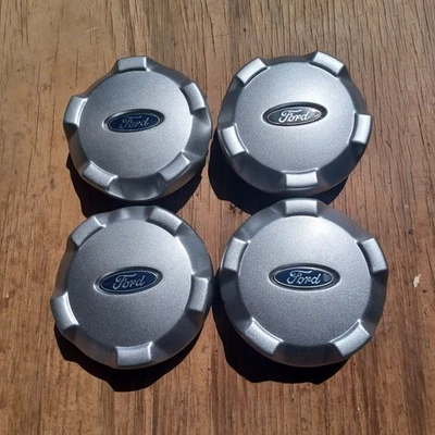 Tampa central Ford Escape conjunto de 4, 2001-2006 número da peça YL84 1A096 EB repintada - Imagem 1 de 3