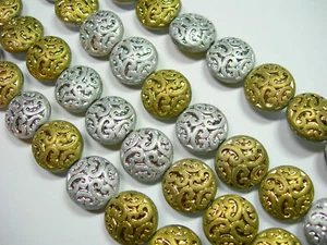 10 Hermosas Cuentas de Monedas de Vidrio Checo Hinchadas 14mm Plata y Oro Mate Metal - Imagen 1 de 1