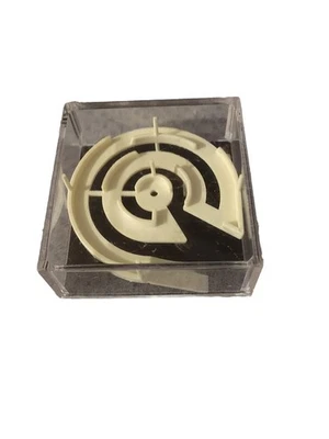 Vintage Reiss Games 1977  Style #302 Puzzle Game  Toy  - Image 1 of 4