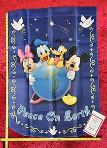 Bandera grande de porche de patio Disney 39H x 27+W PAZ EN LA TIERRA Mickey & Friends LN - Imagen 1 de 3