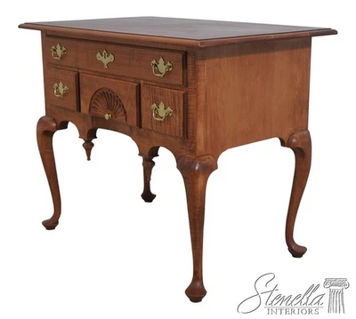 L70769: Lowboy de Nueva Inglaterra de arce tigre hecho a mano Foto 1 de 4