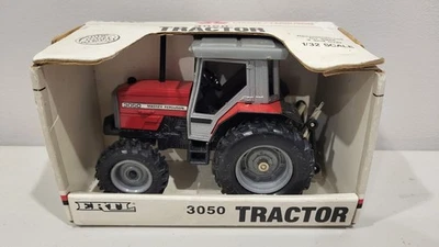 Vintage Ertl Massey-Ferguson 3050 Die Cast Metal Farm Tractor #1139 1/32 1988 - Image 1 of 4