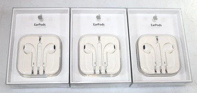 NEW LOT 3x Genuine Apple EarPods Wired 3.5mm Plug Headset White MD827LL/A - Image 1 of 2