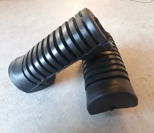 HONDA CG 125 / CB 100 N FOOT REST FOOT PEG RUBBERS  - Picture 1 of 5