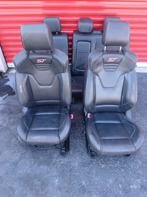 Juego de asientos delanteros y traseros Ford Focus ST 2016 2017 2018 cuero negro Recaro Foto 1 de 4