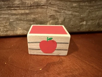 Caja de manzana Wooded People sin marca Foto 1 de 3