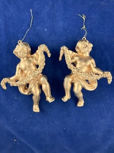 Vintage Christmas Tree Decorations Cherub Angel Pair Flower garland Gold Plastic - Picture 1 of 5