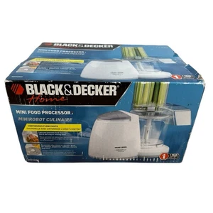 Black & Decker Mini Food Processor MFP200T - Picture 1 of 8