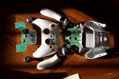 Microsoft  Xbox Controller bianco - ANALOGICO SX DA SALDARE - Image 1 of 4