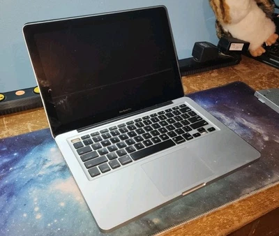 Apple Macbook Pro 13.3inch Laptop-( A1278,2010) PARTS ONLY! NO POWER - Image 1 of 4