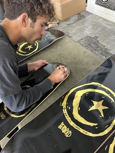 Base Skateboards Deck Dakota Servold Logo Deck 8.25′′ Autografiado - ¡Firmado! - Imagen 1 de 7