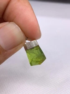 Wonderful Natural Stone Green Peridot Pendant 925 Sterling Silver Gemstone - Picture 1 of 6