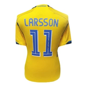 HENRIK LARSSON SIGNED SWEDEN SHIRT SEE THE PROOF & COA GLASGOW CELTIC EXCLUSIVE - Picture 1 of 4