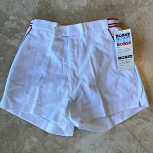 BOAST Mens Shorts 30 White Red Stretch Adjustable 2.5" Short Court Pickleball - Picture 1 of 8
