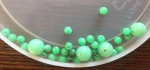 Vintage Estate Japan Happy Green Tiny Spacer & Round Mix Lucite Bead Lot - Picture 1 of 3