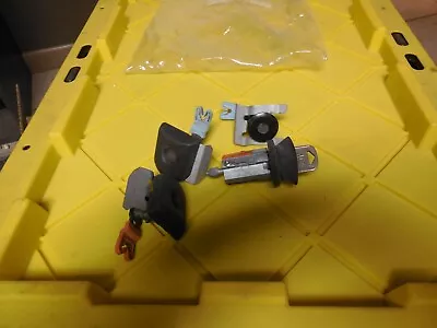 2003-2005 DODGE NEON IGNITION LOCK CYLINDER and ALL OTHER LOCKS - Image 1 of 4