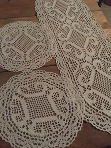 Runner tre pezzi con pizzo shabby chic tutto bianco ovale e tondi - Foto 1 di 9