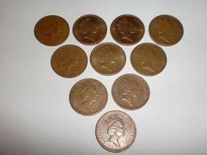 UK  LOT OF 10  OLD COINS: " 1 PENNY " - 1987 -BRONZE - KM# 935 - RARE # 11J - Picture 1 of 6