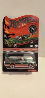 Бэтмобиль 2017 праздничный автомобиль Hot Wheels Redline Club RLC классический телесериал - Изображение 1 из 2